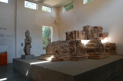 Le musée de sculpture Cham de Danang - ảnh 3